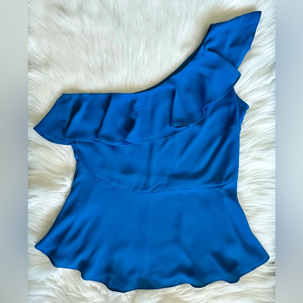 NWT Worthington Blue One Shoulder Ruffle Lightweight Top - Size Medium